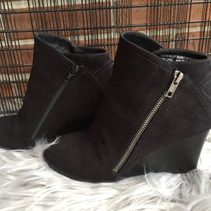 Ruff Hewn Black Ankle Boot Bootie Wedge 7.5